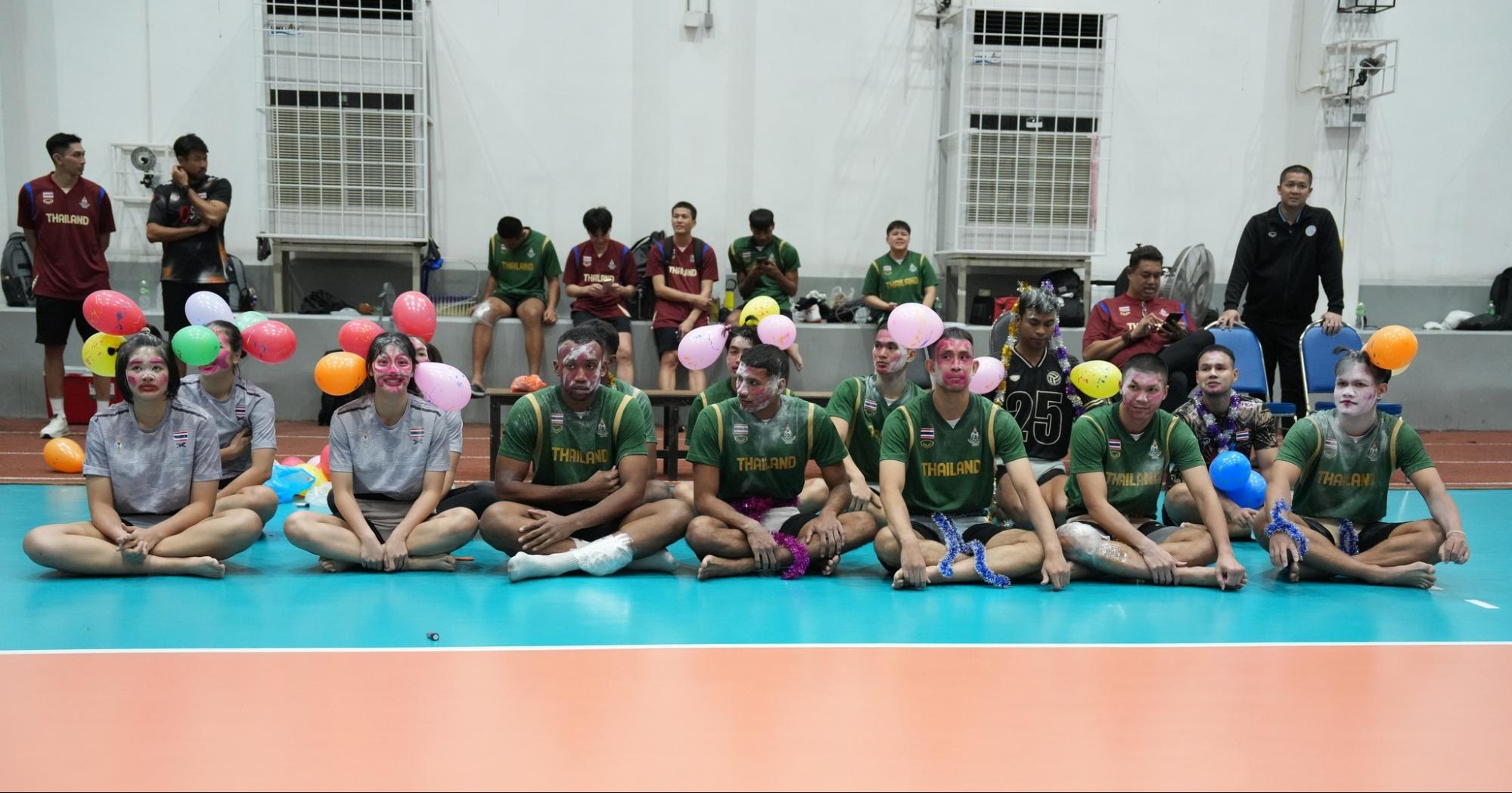วอลเลย์บอลหญิง - เปิดโผ 14 ตบสาวลุยซีเกมส์ พร้อมจัดพิธีรับน้องใหม่สนุกสนานชื่นมื่น
