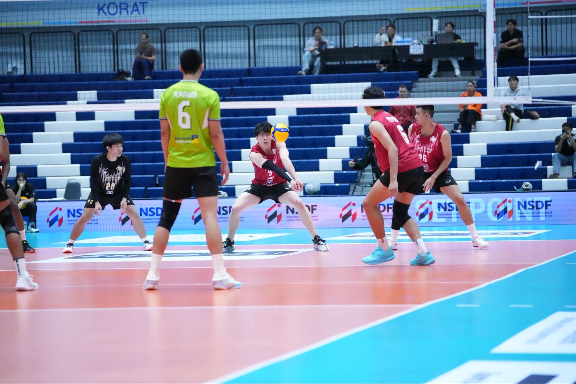ตบหนุ่มไดมอนด์ ฟู้ด - เก็บชัย 5 นัดติด รั้งจ่าฝูง วอลเลย์บอล ไทยแลนด์ ลีก